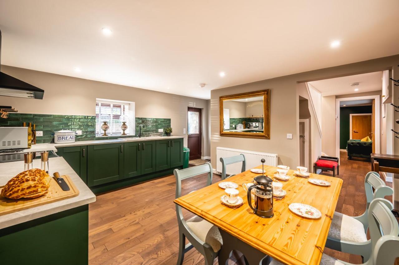 Luxury Cottage With Mountain View'S Cononbridge Exteriör bild